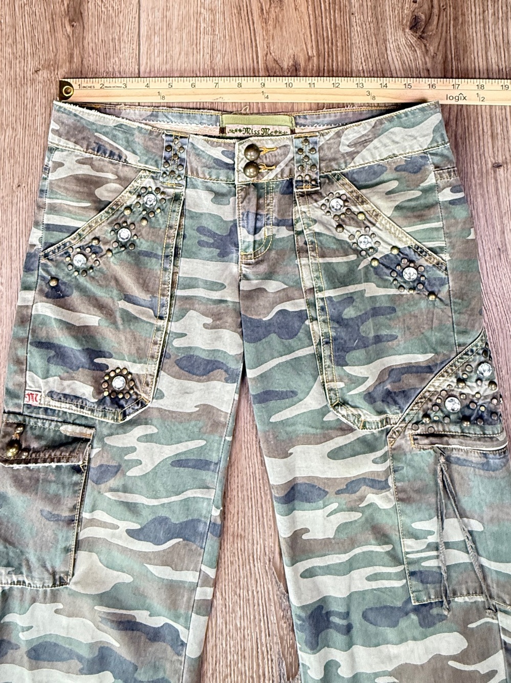 Miss Me Embellished Camo Cargo Capri Pants Rhinestone Studded Size Medium - Picture 9 of 11